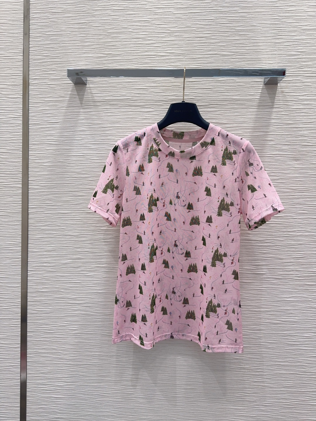 NO:891601,2026SS new suit, mesh top, semi-see-through, high-end atmosphere, full of high-end sense of wear, innovative fabrics, light and soft, the real thing is very good!  Tight and flattering, the upper body is fashionable and versatile, and it looks good when worn. High-quality workmanship, look at the details. SML [S top, shoulder width 37, bust 87, length 63, S skirt, waist 68, hip 108, skirt length 83] top, Louis Vuitton-clothing, louis vuitton, skirts,198609092026SS新款套装 网纱上衣半透视 高级大气 满满的穿搭高级感 创新面料 轻盈柔软 实物非常赞！紧身显身材 上身洋气百搭,穿搭好看 高品质做工看细节 SML【S上衣 肩宽37 胸围87 衣长63 S半裙 腰围68 臀围108 裙长83】上衣,路易威登-服装,louis vuitton,skirts,,Women's clothing