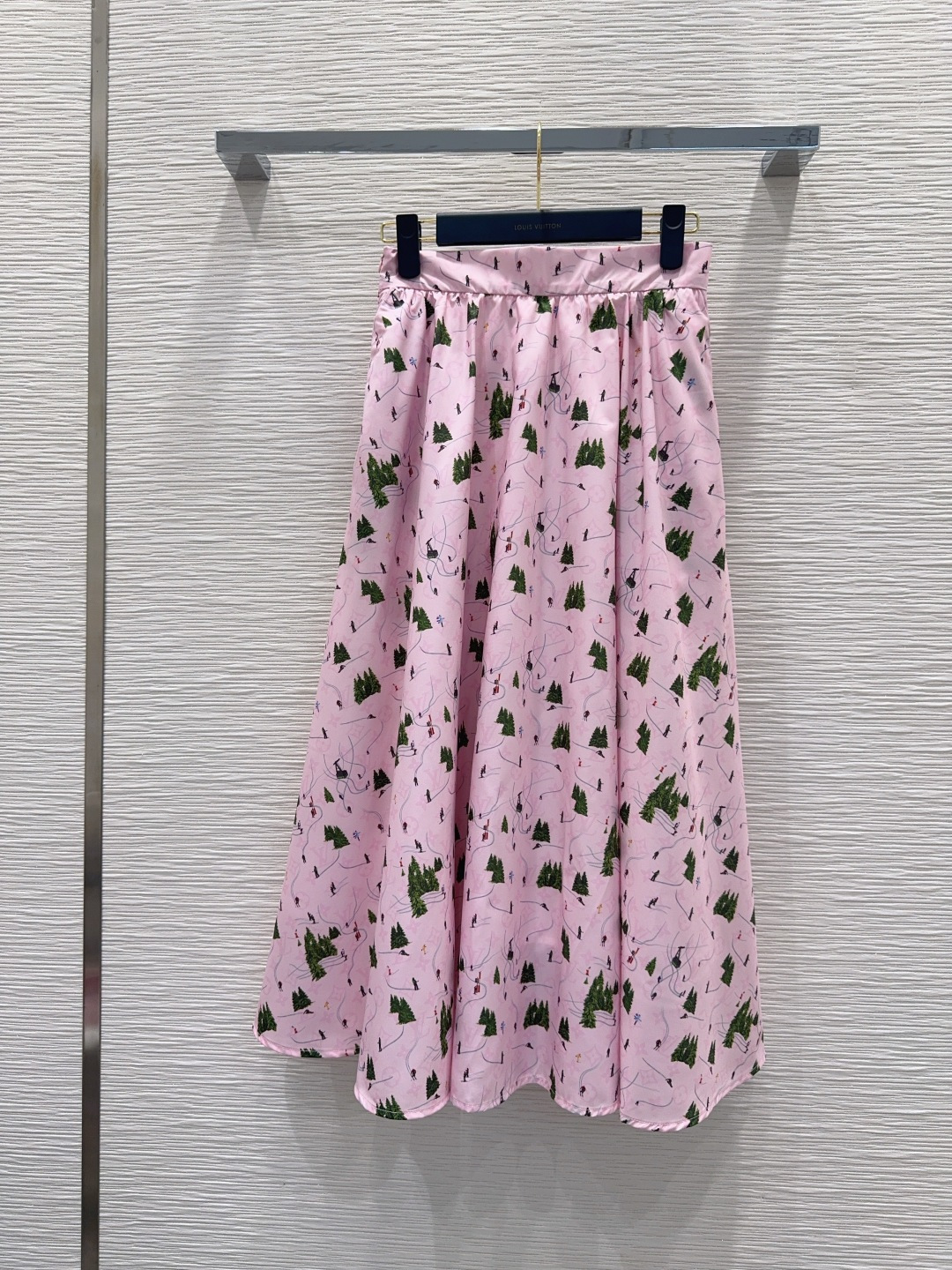 NO:891596,2026SS new suit, mesh top, semi-see-through, high-end atmosphere, full of high-end sense of wear, innovative fabrics, light and soft, the real thing is very good!  Tight and flattering, the upper body is fashionable and versatile, and it looks good when worn. High-quality workmanship, look at the details. SML [S top, shoulder width 37, bust 87, length 63, S skirt, waist 68, hip 108, skirt length 83] skirt, Louis Vuitton-clothing, louis vuitton, skirts,198609092026SS新款套装 网纱上衣半透视 高级大气 满满的穿搭高级感 创新面料 轻盈柔软 实物非常赞！紧身显身材 上身洋气百搭,穿搭好看 高品质做工看细节 SML【S上衣 肩宽37 胸围87 衣长63 S半裙 腰围68 臀围108 裙长83】半裙,路易威登-服装,louis vuitton,skirts,,Women's clothing