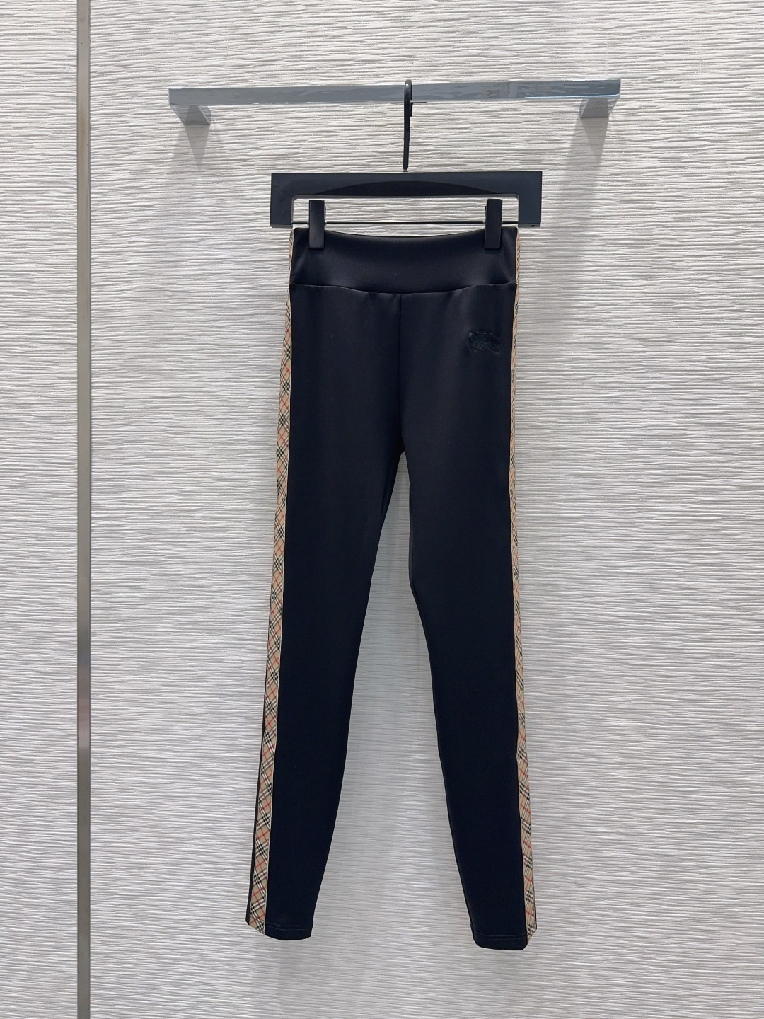 NO:891621,2026 new set Yoga wear sportswear fitness style Comfortable feel Breathable Skin-friendly High elasticity Comfortable and not easy to deform Pressure-free activities High-end comfortable butt lifting and shaping effect SML [S Top Bust 80 Back mid-length 38.5 Sleeve length 71 Cuff 21 S Pants waist 62 Hips 77 Pants length 97 Foot opening 22] Pants, Burberry-Clothing,198609092026新款套装 瑜伽服运动服健身风格 手感舒适 透气 亲肤 高弹力 舒适不易变形 无压力活动 高端舒适提臀塑型效果 SML【S上衣 胸围80 后中长38.5 袖长71 袖口21 S裤腰围62 臀围77 裤长97 脚口22】裤子,博柏利-服装,,Women's clothing