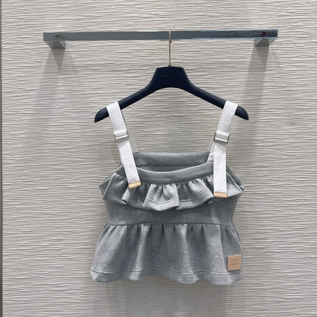 NO:887042,2026 new slings are coming. The exquisite sports style that is popular on INS can be integrated into every daily wear scene with the dual needs of comfort and fashion. Playful and age-reducing design elements full of vitality SML198609092026新款吊带 爆款来袭 火爆INS的精致运动风,贴合舒适与时髦的双需求能融入每个日常的穿搭场景中.俏皮减龄充满元气的设计元素 SML XL【S后中长29.5 胸围80】,路易威登-服装,louis vuitton,,Women's clothing