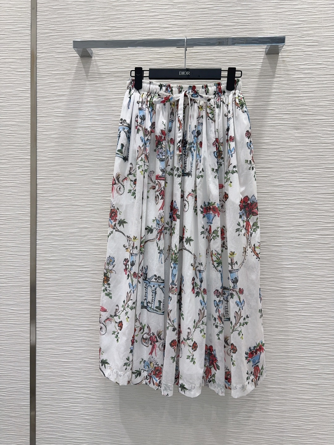 NO:890456,2026SS new printed skirt, fashionable, low-key, luxurious and high-end!  The styles are versatile and not picky, the original customized technical fabrics, the quality of workmanship depends on the details. A must-have for Bai Fumei!  Highly recommended. SML XL [S skirt side length 85, waist 64], Dior-clothing, dior, skirts,198609092026SS新款印花半裙 时髦低调气质又奢华高级！版型百搭不挑人,原版定制科技面料 做工品质看细节.白富美必入！强烈推荐.SML XL【S裙侧长85 腰围64】,迪奥-服装,dior,skirts,,Women's clothing