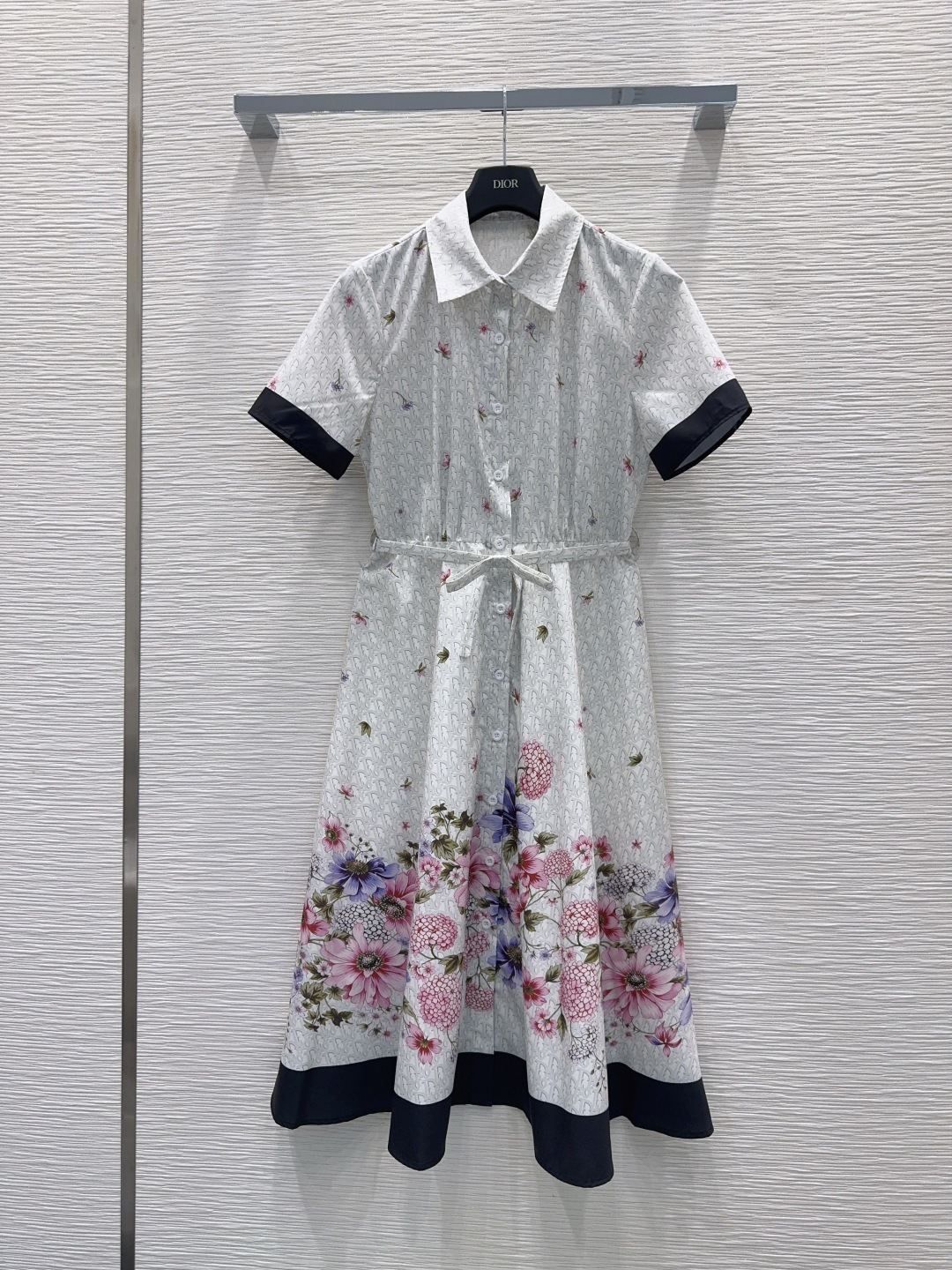 NO:891574,2026SS new dress is fashionable, low-key and luxurious!  The styles are versatile and not picky, the original customized technical fabrics, the quality of workmanship depends on the details. A must-have for Bai Fumei!  Highly recommended. SML [S shoulder width 38, bust 92, mid-back length 110, sleeve length 22], Dior-clothing, dior, skirts,198609092026SS新款连衣裙 时髦低调气质又奢华高级！版型百搭不挑人,原版定制科技面料 做工品质看细节.白富美必入！强烈推荐.SML【S肩宽38 胸围92 后中长110 袖长22】,迪奥-服装,dior,skirts,,Women's clothing