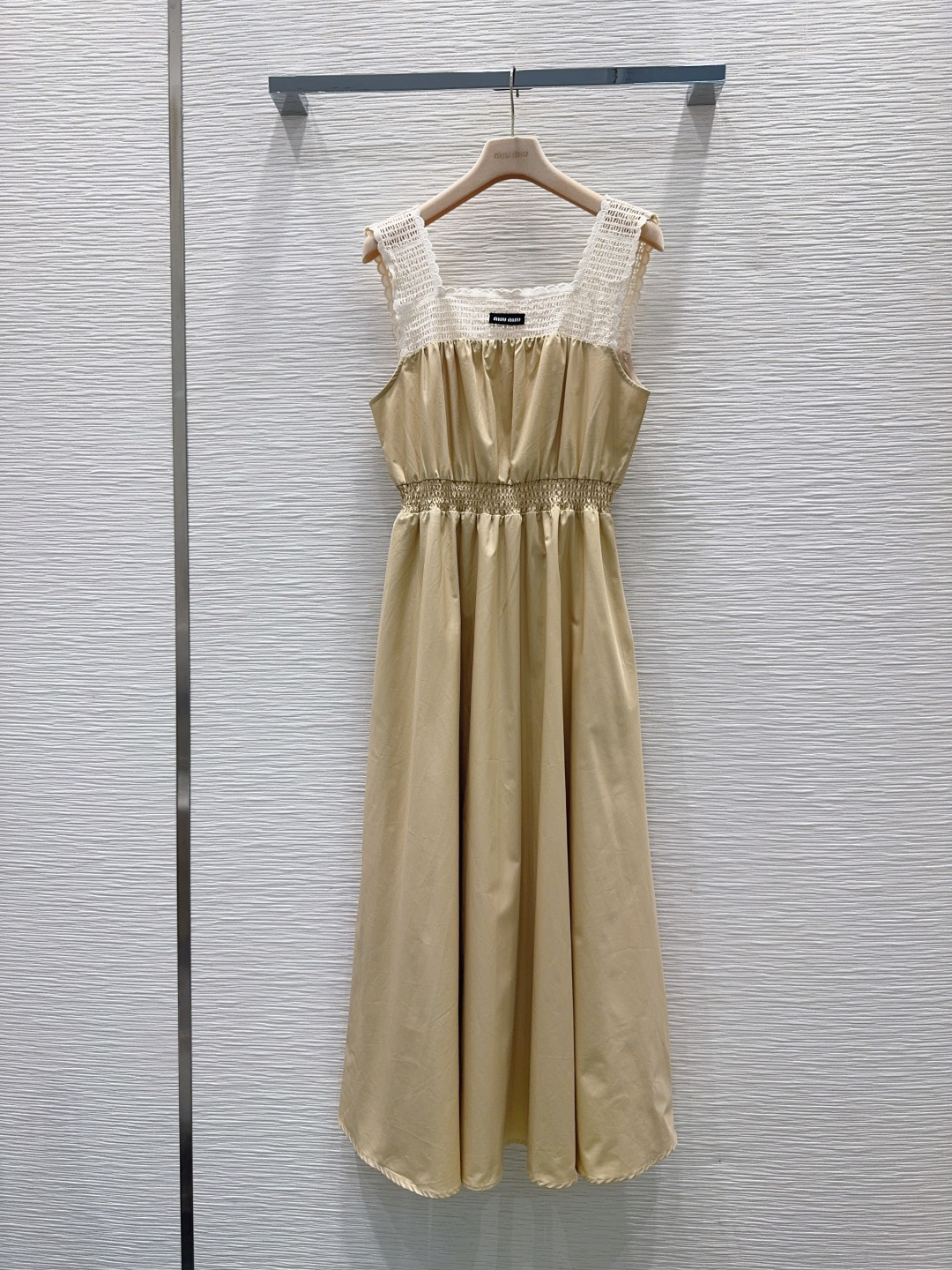 NO:890233,2026SS new vest dress is retro and fashionable, low-key and luxurious!  The styles are versatile and not picky, the original customized technical fabrics, the quality of workmanship depends on the details. A must-have for Bai Fumei!  Highly recommended. SML [S bust 88, skirt length 126.5], Miu Miu-clothing, skirts,198609092026SS新款背心裙 复古时髦 低调气质又奢华高级！版型百搭不挑人,原版定制科技面料 做工品质看细节.白富美必入！强烈推荐.SML【S胸围88 裙长126.5】,缪缪-服装,skirts,,Women's clothing