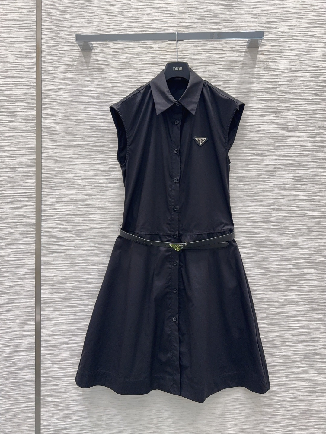 NO:890409,2026SS new shirt dress. Low-key luxury three-dimensional tailoring. Streamlined line design. Noble and elegant yet full of gentle and intellectual temperament. Imported special materials. You will be amazed when you receive it. The texture of the customized fabric is amazing!  SML [S shoulder width 48, bust 94, length 105], Prada-clothing, prada, skirts,198609092026SS新款衬衣裙 低调奢华立体剪裁 精简线条感设计 高贵典雅又尽显温柔知性的气质 进口特殊材质 收到手会很惊艳 定制面料质感超赞！SML【S肩宽48 胸围94 衣长105】,普拉达-服装,prada,skirts,,Women's clothing