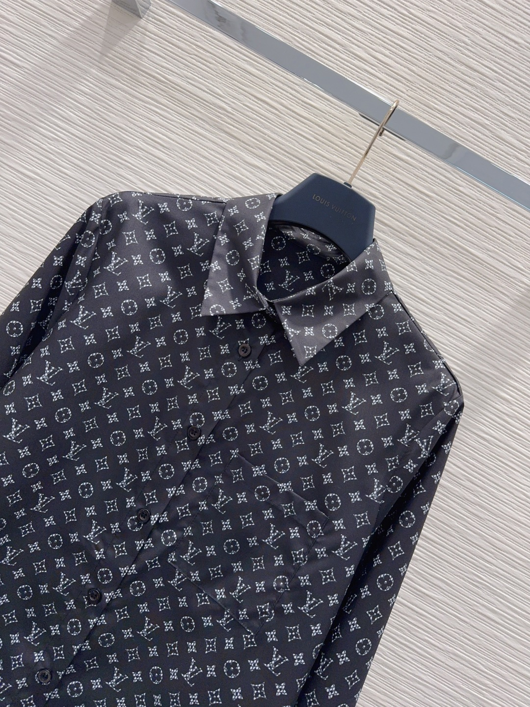 루이비통 여성 셔츠 132145 Louis Vuitton Shirt 썸네일 이미지