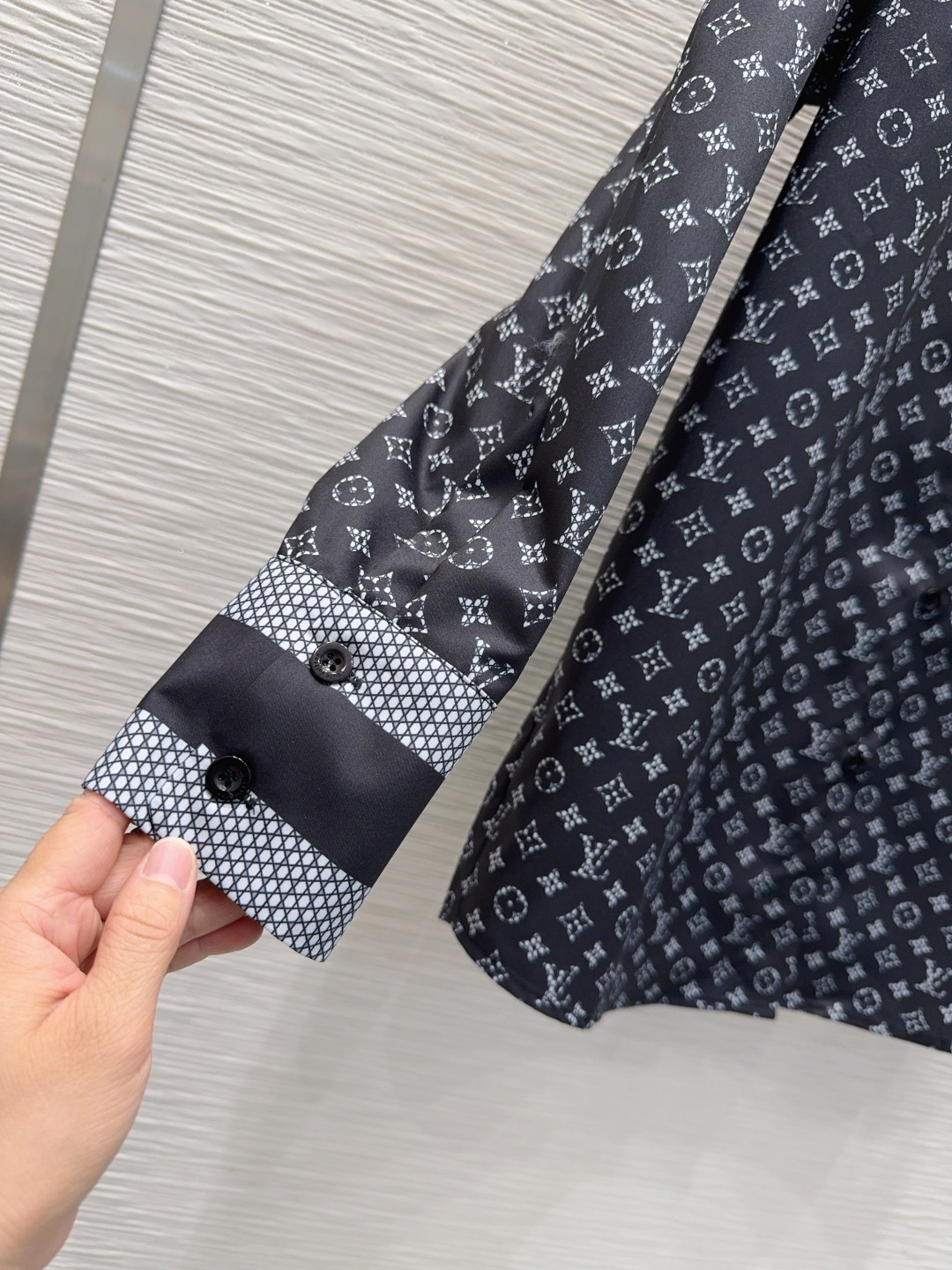 루이비통 여성 셔츠 132145 Louis Vuitton Shirt 썸네일 이미지