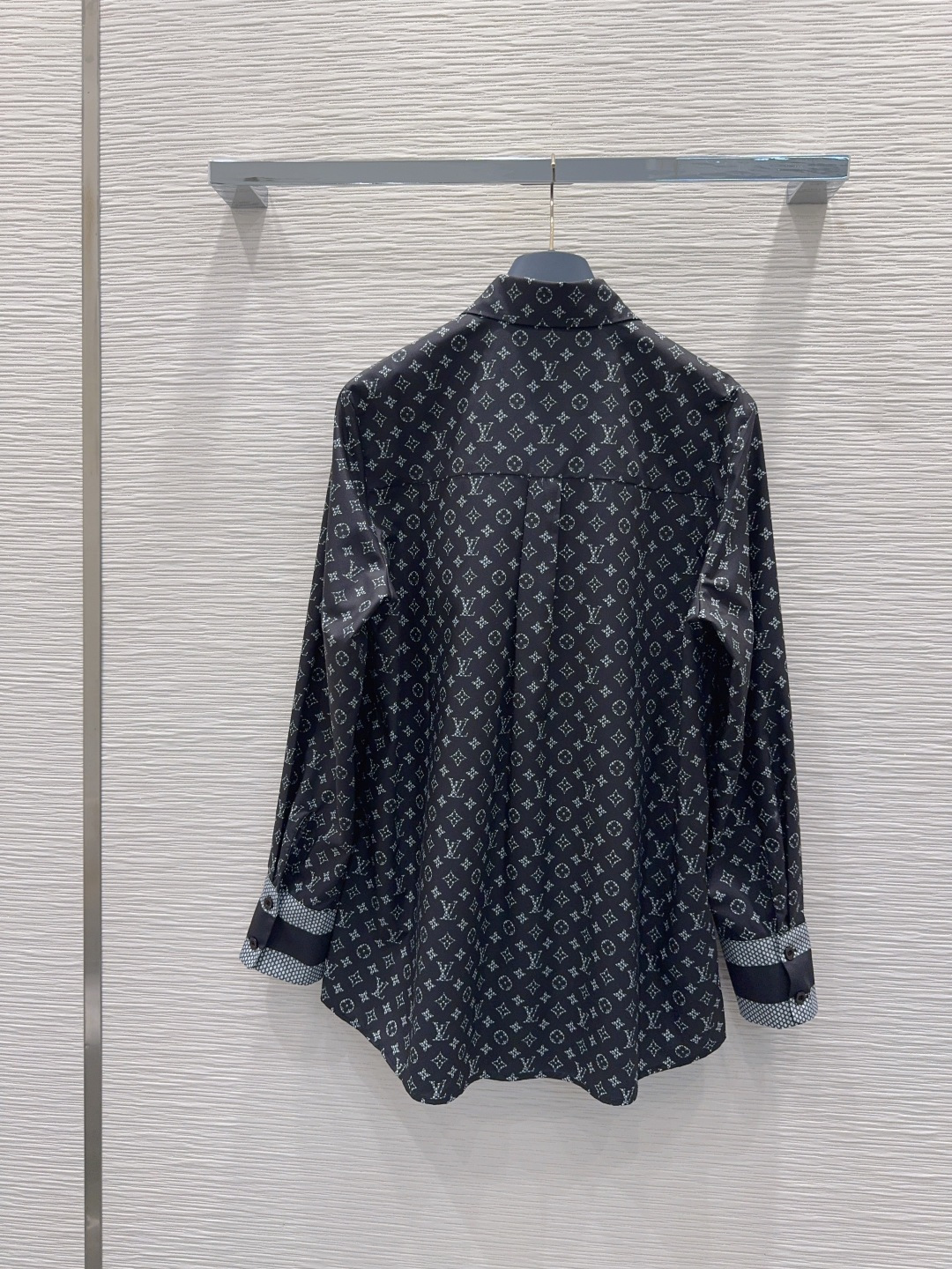 루이비통 여성 셔츠 132145 Louis Vuitton Shirt 썸네일 이미지