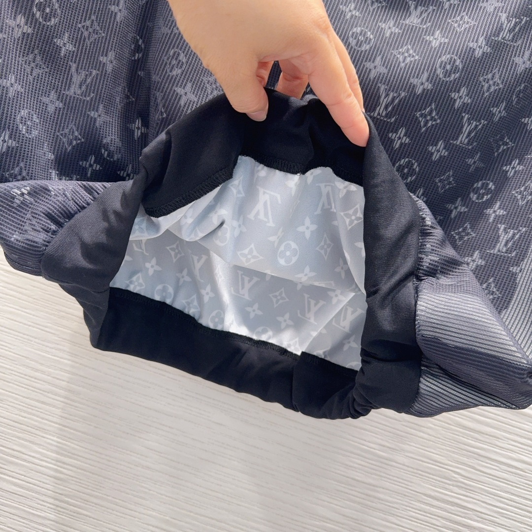 루이비통 2026SS 여성 반팔 131680 Louis Vuitton T Shirt 썸네일 이미지