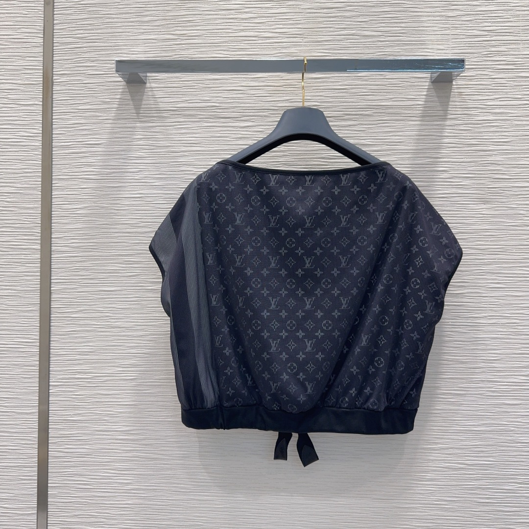 루이비통 2026SS 여성 반팔 131680 Louis Vuitton T Shirt 썸네일 이미지