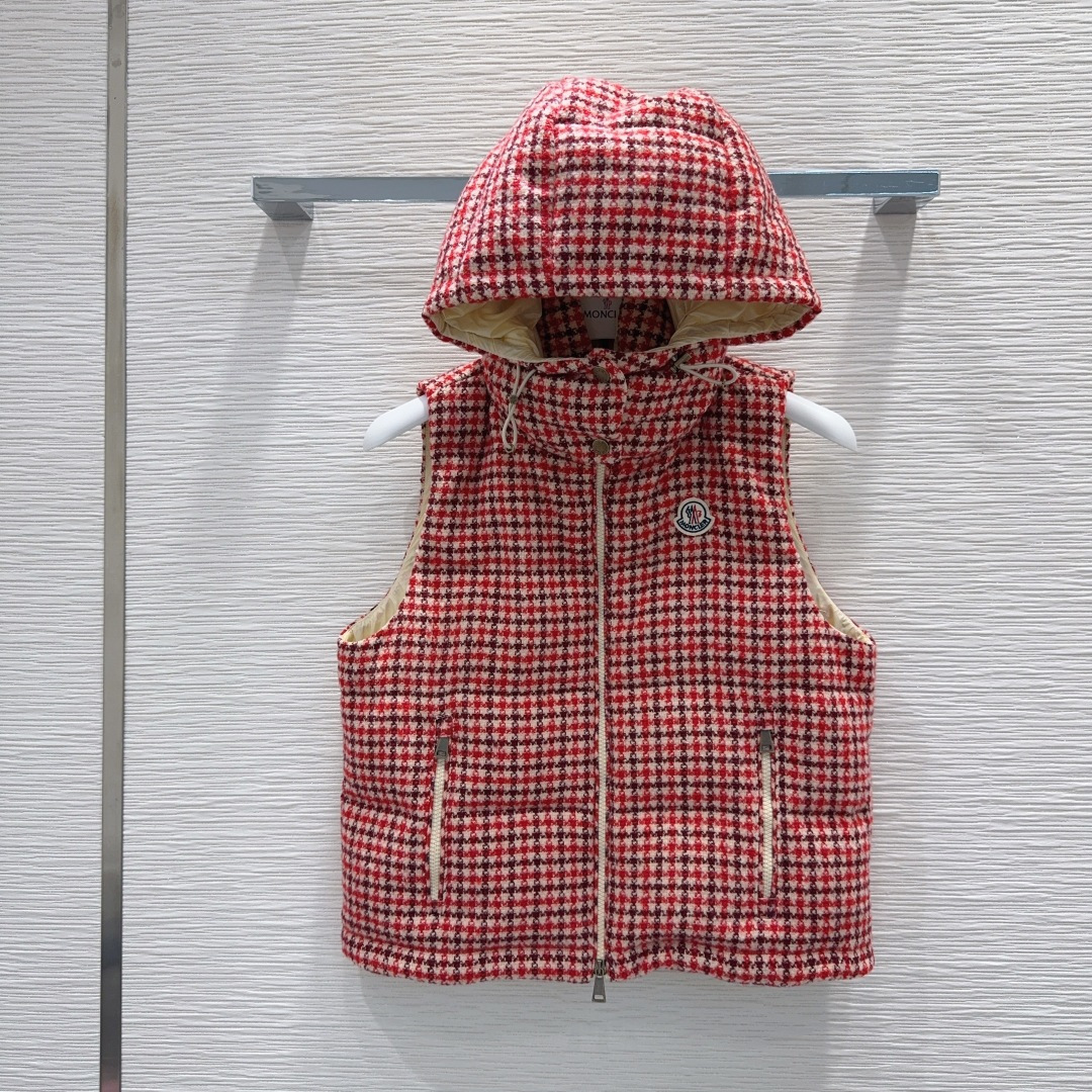 Жилет Moncler