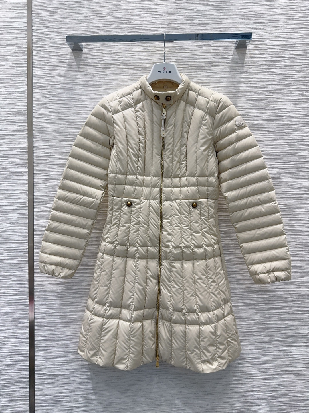 Пуховик Moncler