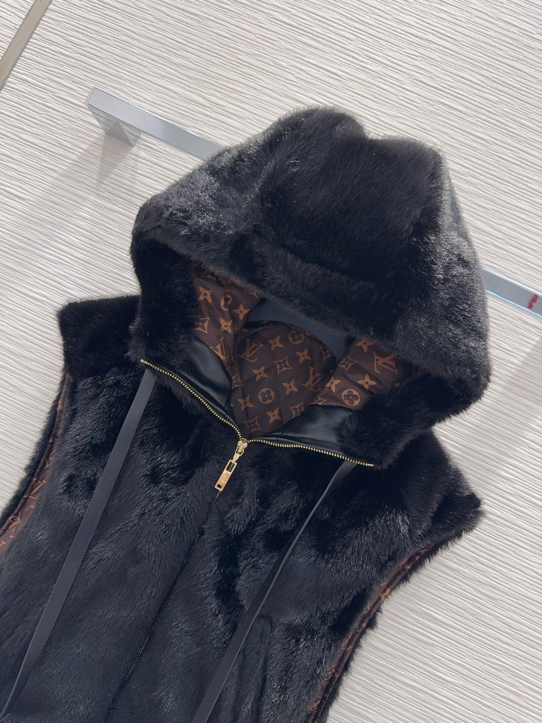 Жилет Louis Vuitton