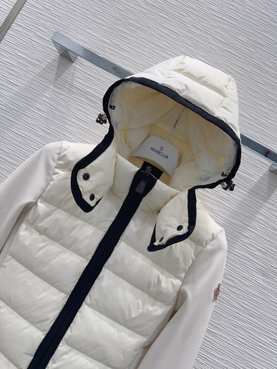 Пуховик Moncler
