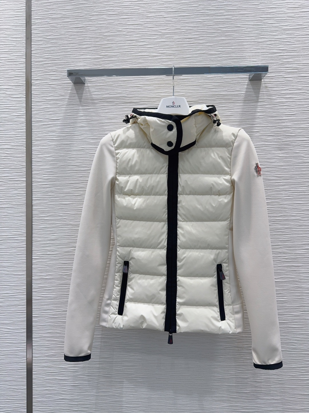 Пуховик Moncler