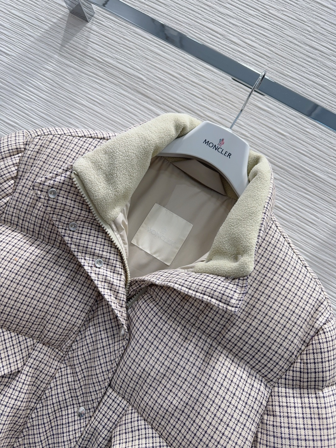 Пуховик Moncler