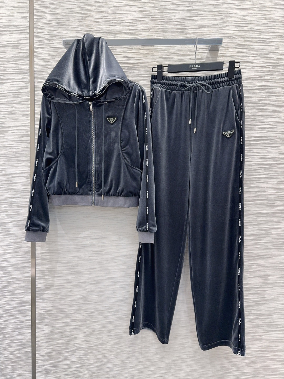 Спортивный костюм Prada