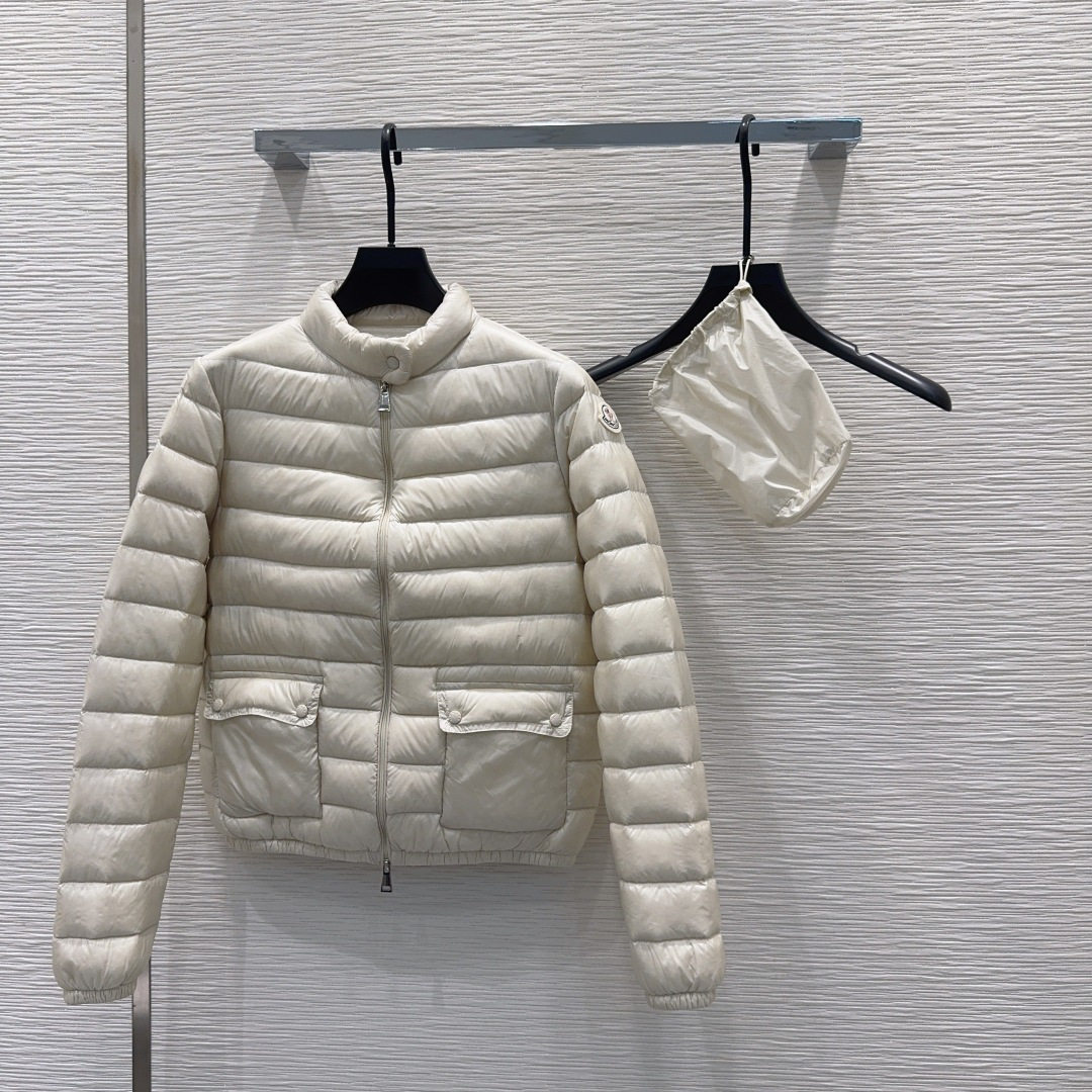 Пуховик Moncler