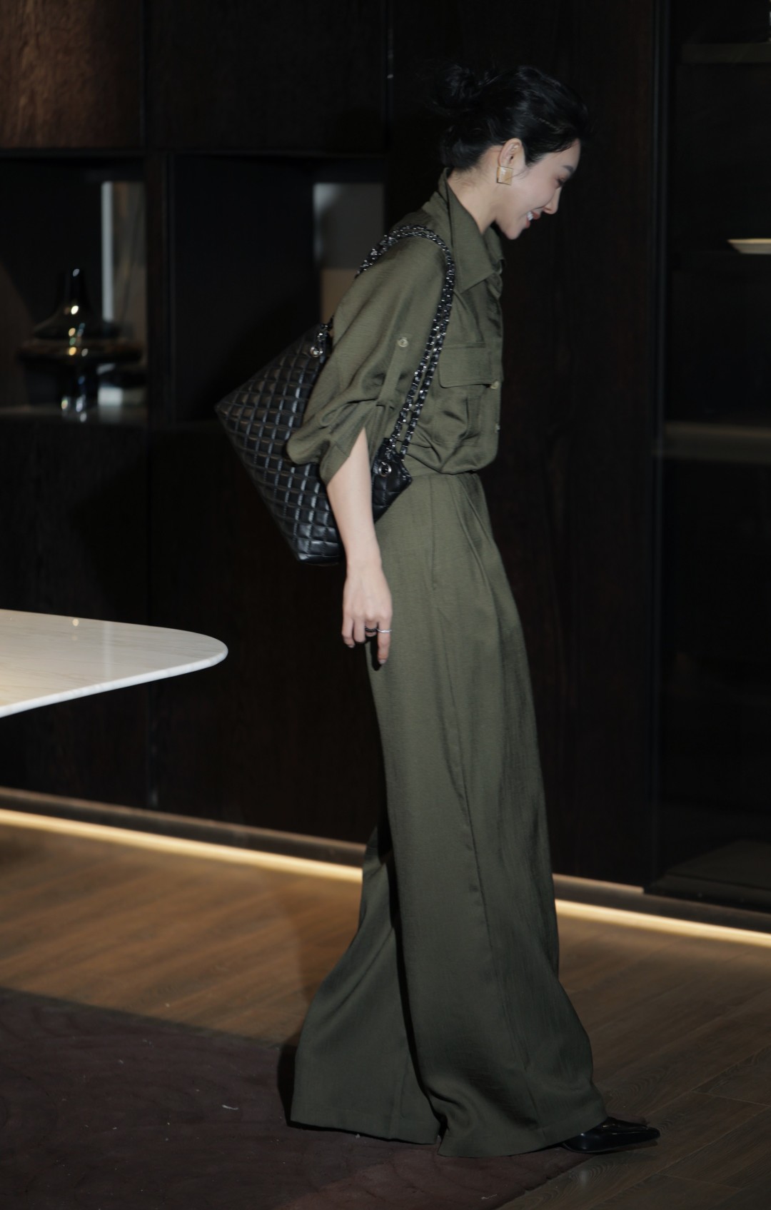 “High-End Women’s Suit Package: Premium Quality and Style for the Modern Woman” - 图片 3