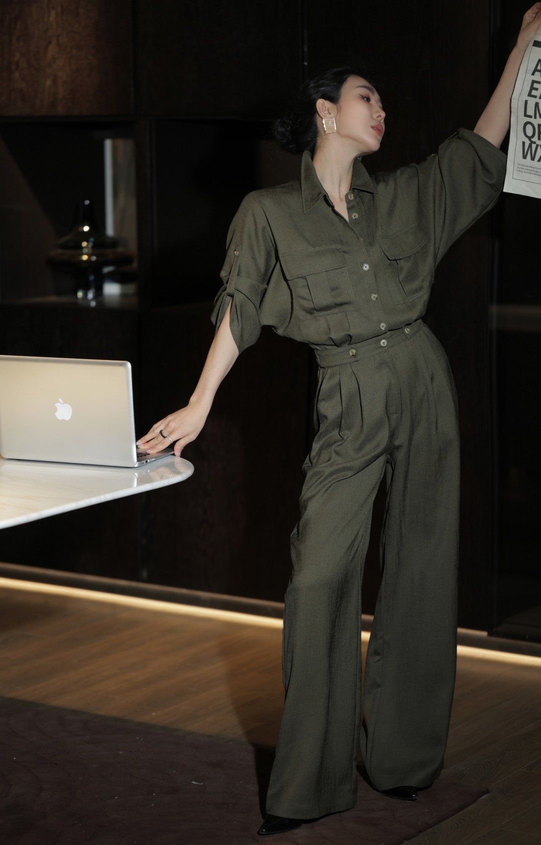 “High-End Women’s Suit Package: Premium Quality and Style for the Modern Woman” - 图片 5