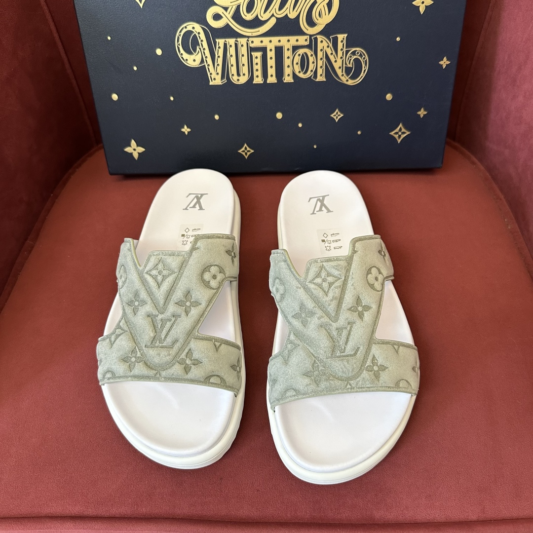 Шлёпанцы Louis Vuitton