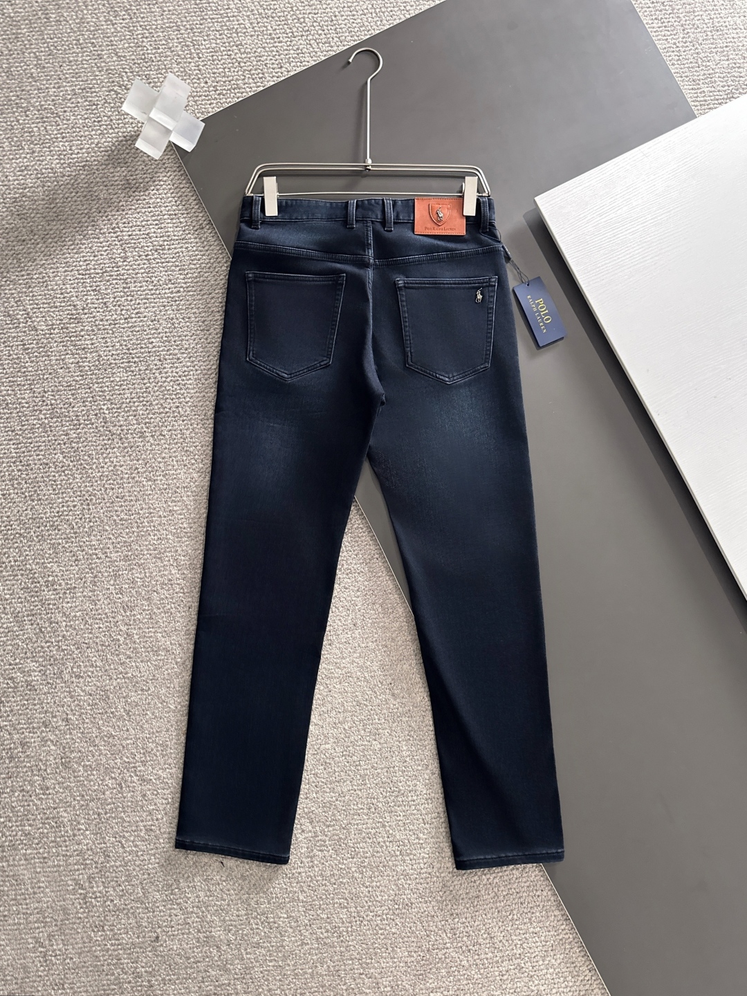 Polo Jeans Co. Men's Classic Fit Authentic Wash Heavyweight Denim Jeans 10 cmp i1755242647374 5922 0 6