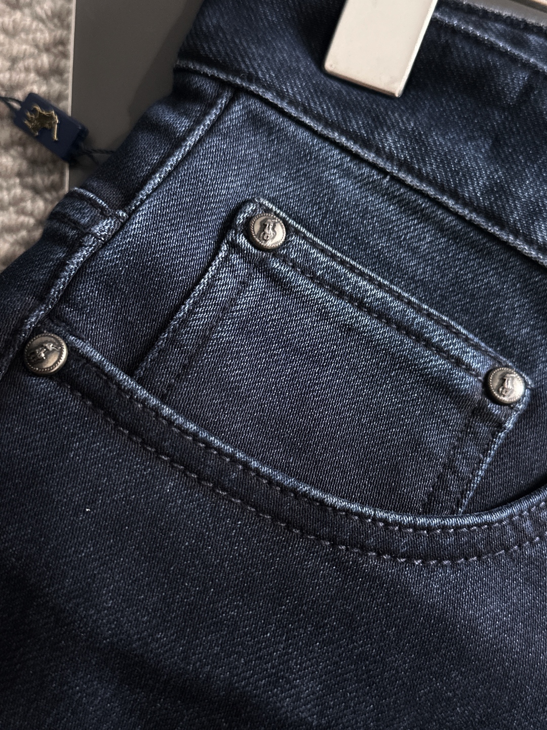 Polo Jeans Co. Men's Classic Fit Authentic Wash Heavyweight Denim Jeans 6 cmp i1755242691441 1770 0 8