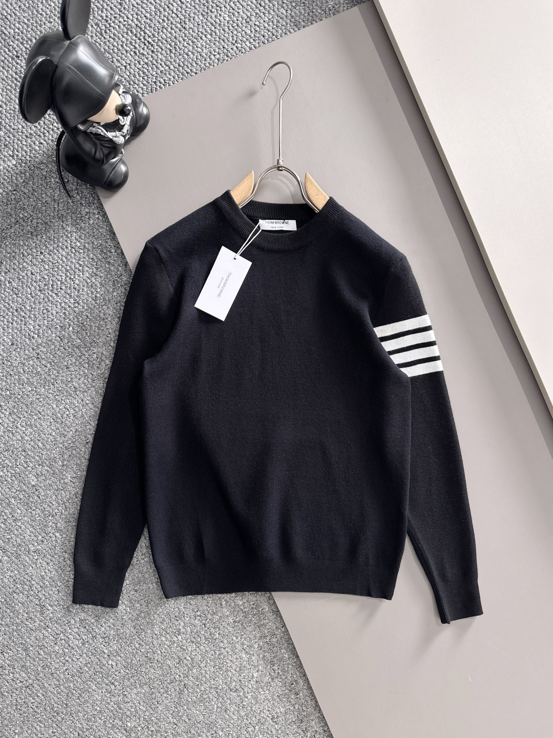 ‌‌Thom Browne 2025秋冬新款羊毛毛衣 高品质意大利进口羊毛混纺面料，高密度针织，时尚百搭