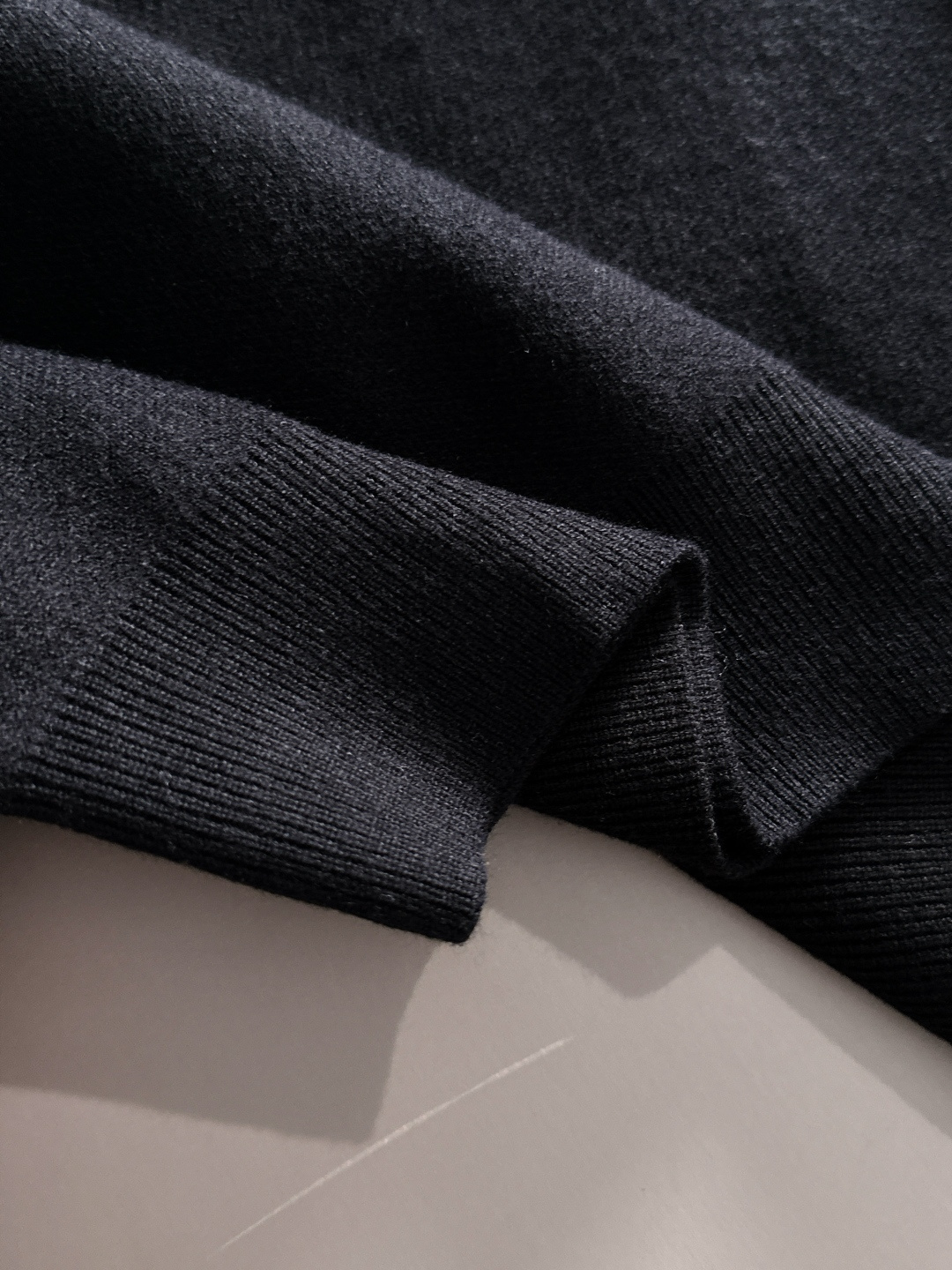 ‌‌Thom Browne 2025秋冬新款羊毛毛衣 高品质意大利进口羊毛混纺面料，高密度针织，时尚百搭