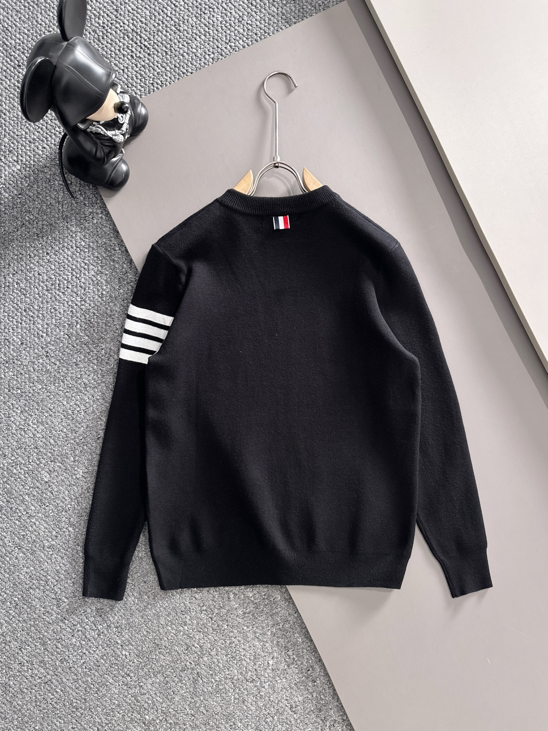 ‌‌Thom Browne 2025秋冬新款羊毛毛衣 高品质意大利进口羊毛混纺面料，高密度针织，时尚百搭