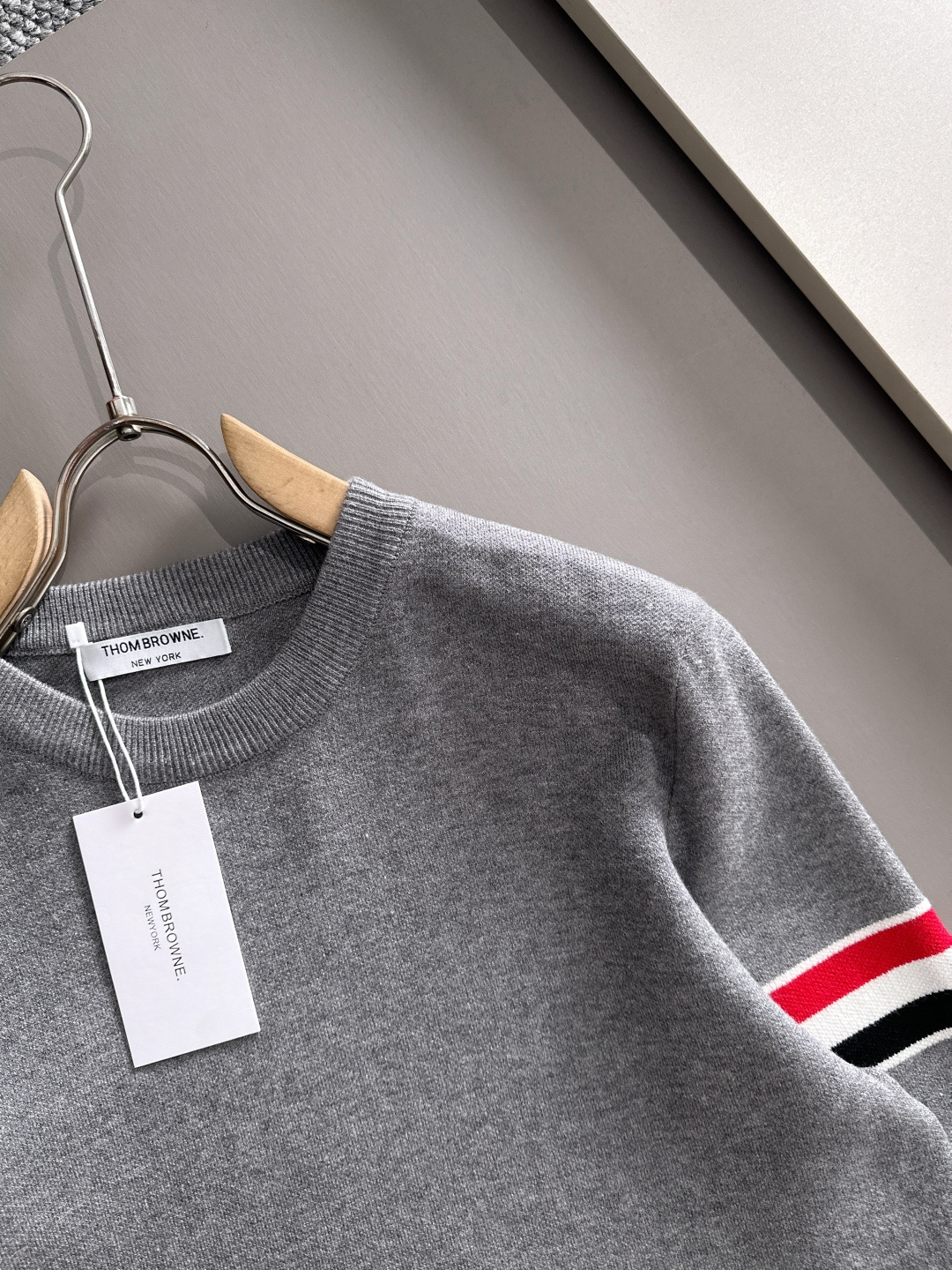 ‌‌Thom Browne 2025秋冬新款羊毛毛衣 高品质意大利进口羊毛混纺面料，高密度针织，时尚百搭