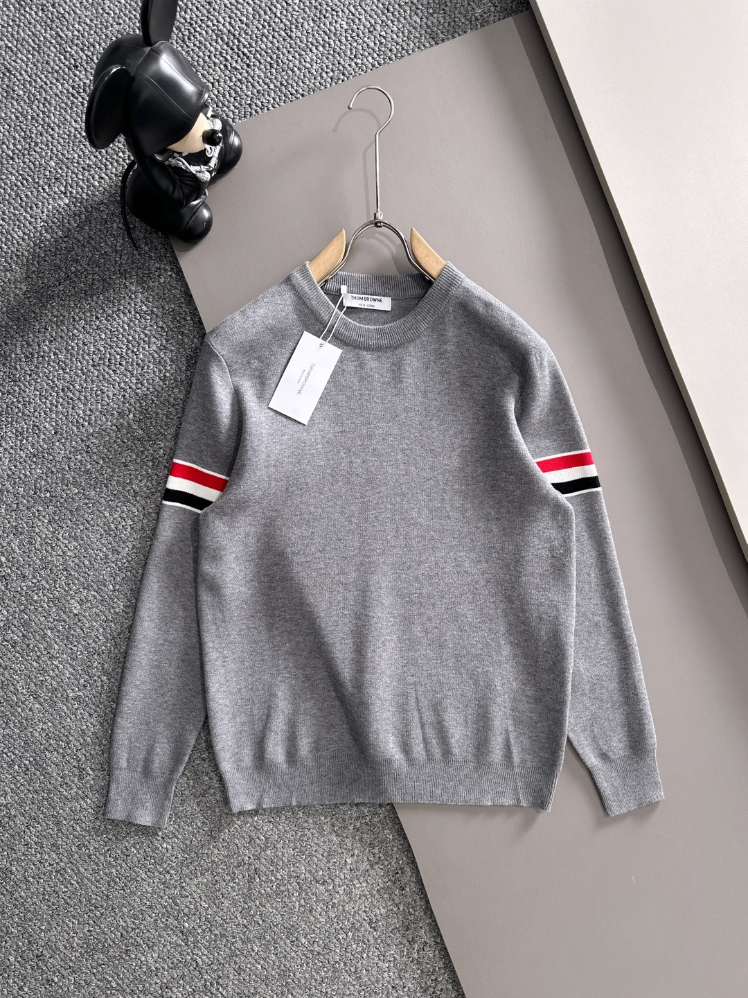 ‌‌Thom Browne 2025秋冬新款羊毛毛衣 高品质意大利进口羊毛混纺面料，高密度针织，时尚百搭