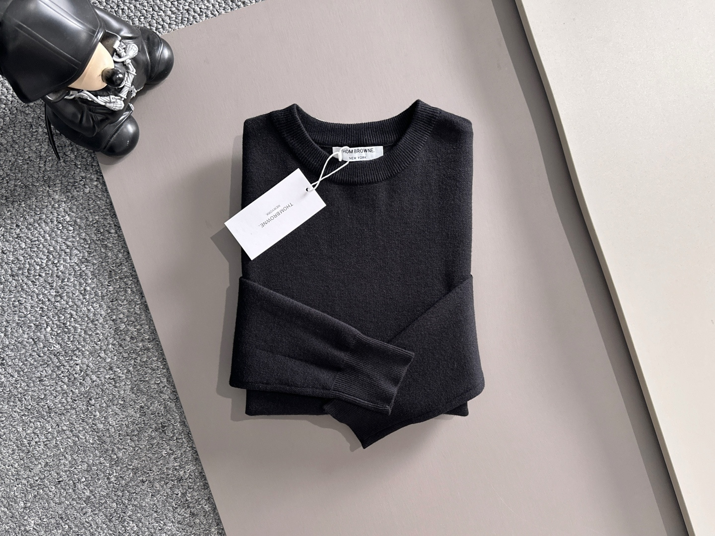 ‌‌Thom Browne 2025秋冬新款羊毛毛衣 高品质意大利进口羊毛混纺面料，高密度针织，时尚百搭