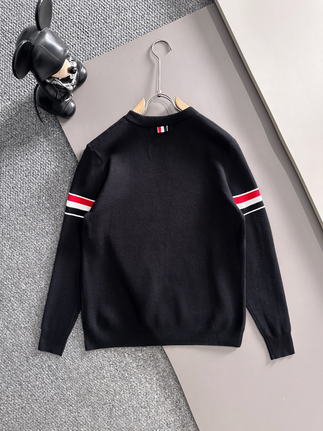 ‌‌Thom Browne 2025秋冬新款羊毛毛衣 高品质意大利进口羊毛混纺面料，高密度针织，时尚百搭