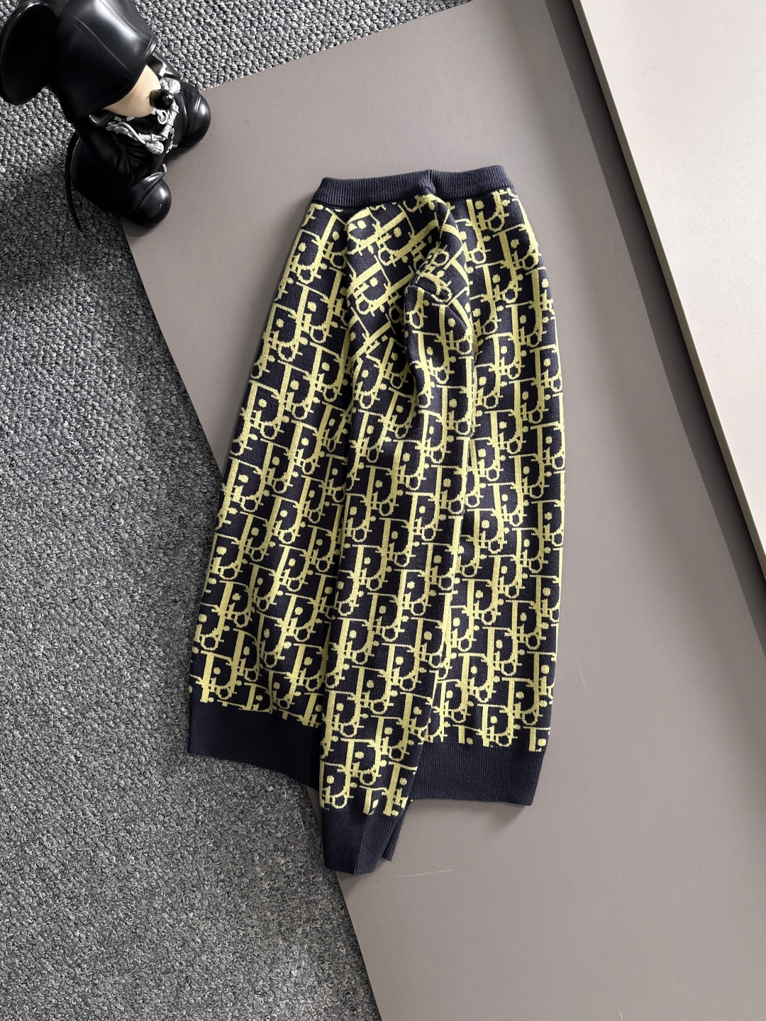 dior 2025秋冬新款羊毛毛衣 高品质意大利进口羊毛混纺面料，高密度针织，时尚百搭毛衣，帅气十足。经