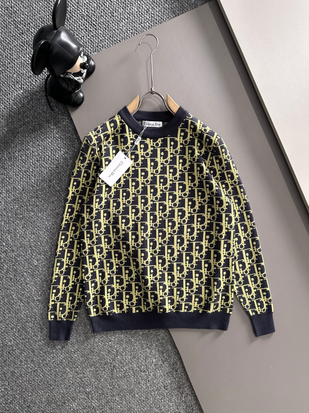 dior 2025秋冬新款羊毛毛衣 高品质意大利进口羊毛混纺面料，高密度针织，时尚百搭毛衣，帅气十足。经