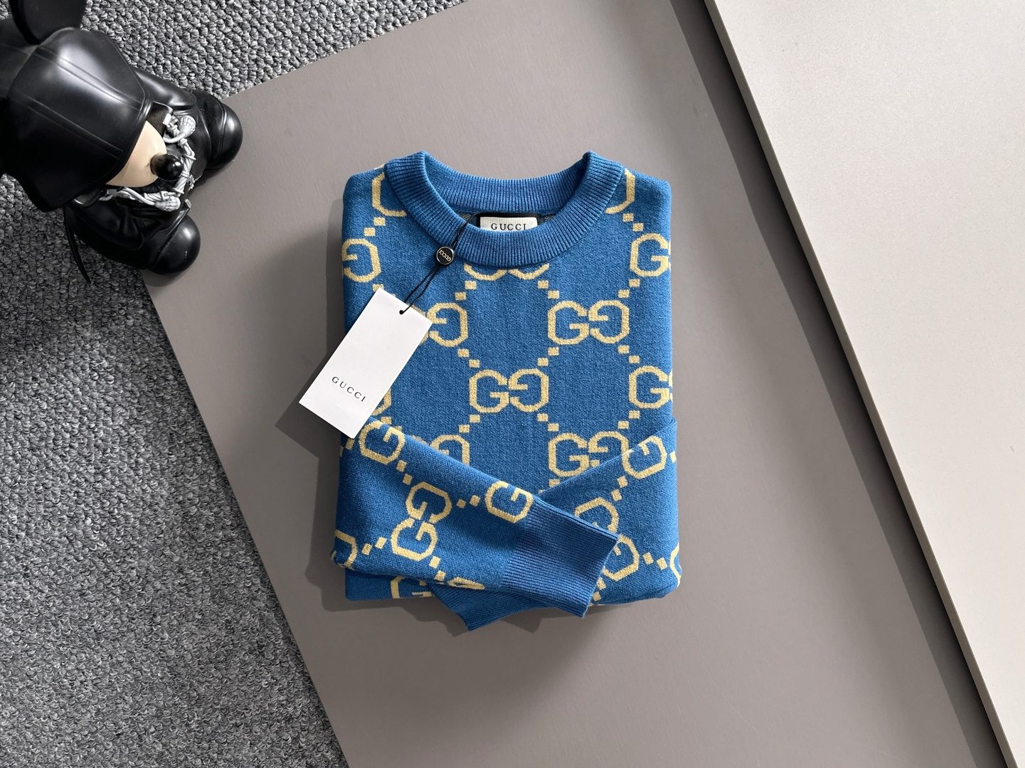 gucci 2025秋冬新款羊毛毛衣 高品质意大利进口羊毛混纺面料，高密度针织，时尚百搭毛衣，帅气十足。