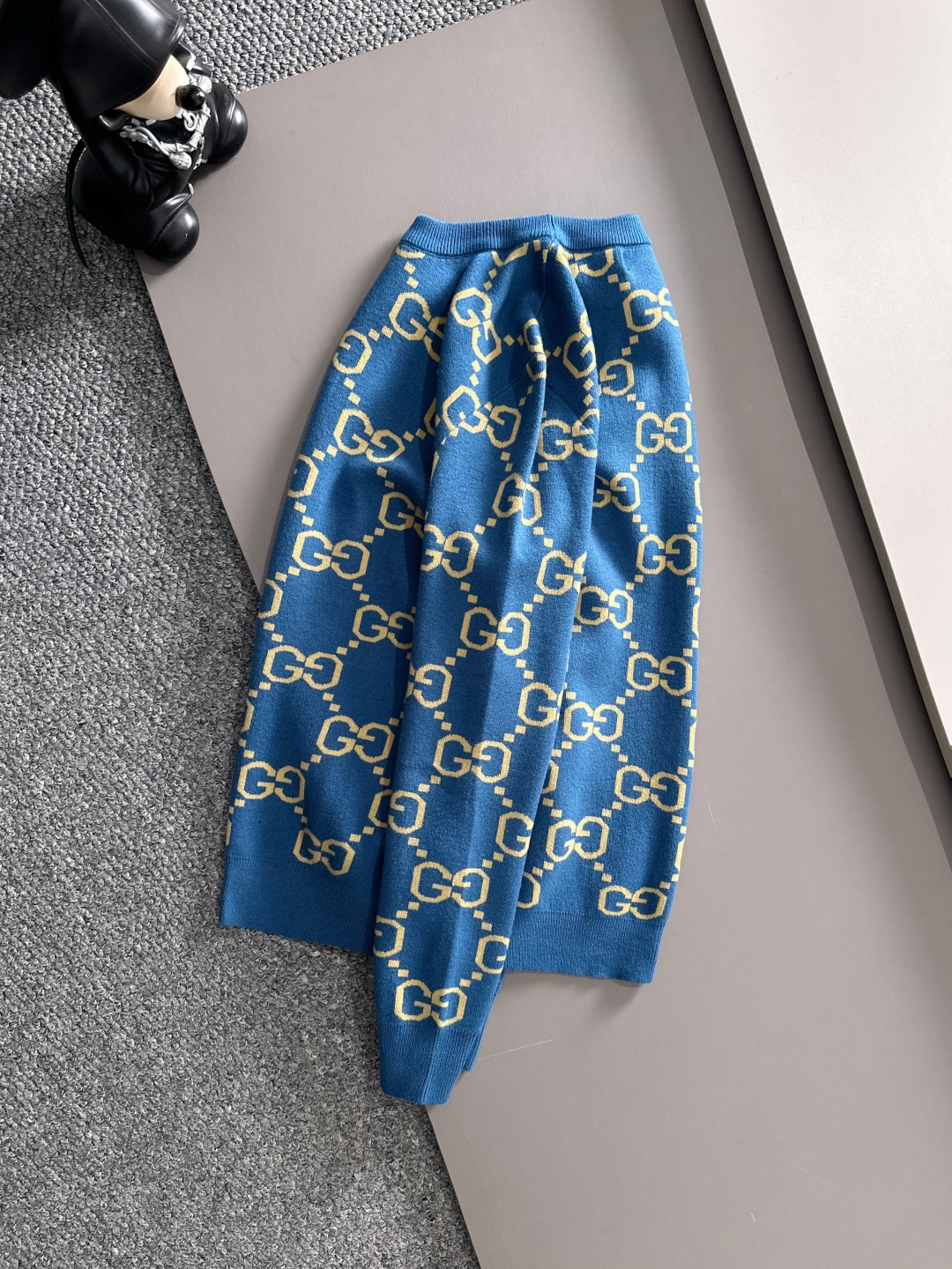 gucci 2025秋冬新款羊毛毛衣 高品质意大利进口羊毛混纺面料，高密度针织，时尚百搭毛衣，帅气十足。