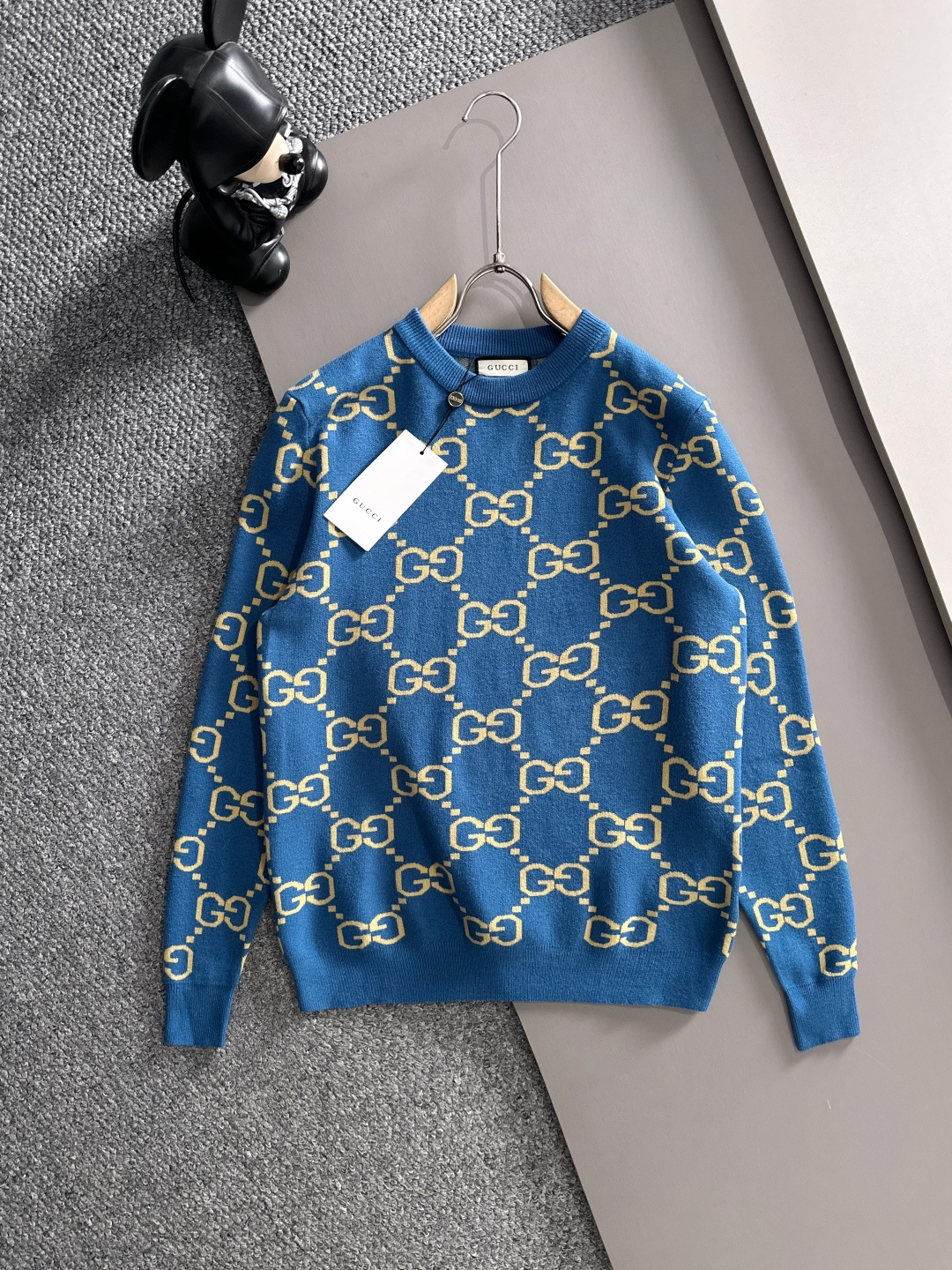 gucci 2025秋冬新款羊毛毛衣 高品质意大利进口羊毛混纺面料，高密度针织，时尚百搭毛衣，帅气十足。