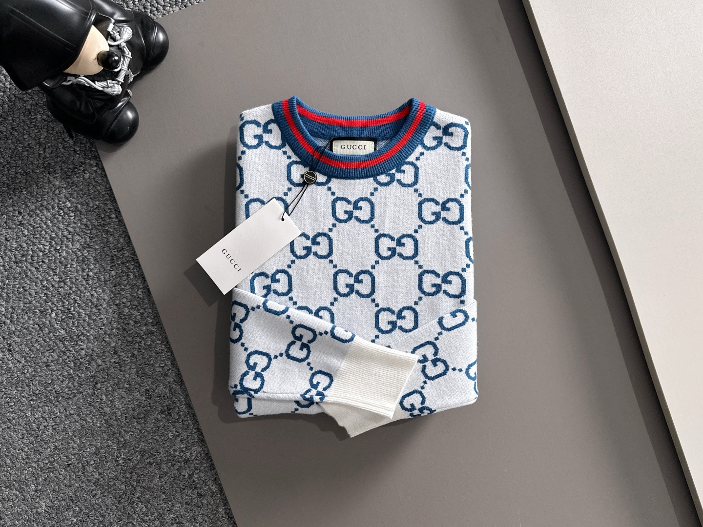 gucci 2025秋冬新款羊毛毛衣 高品质意大利进口羊毛混纺面料，高密度针织，时尚百搭毛衣，帅气十足。