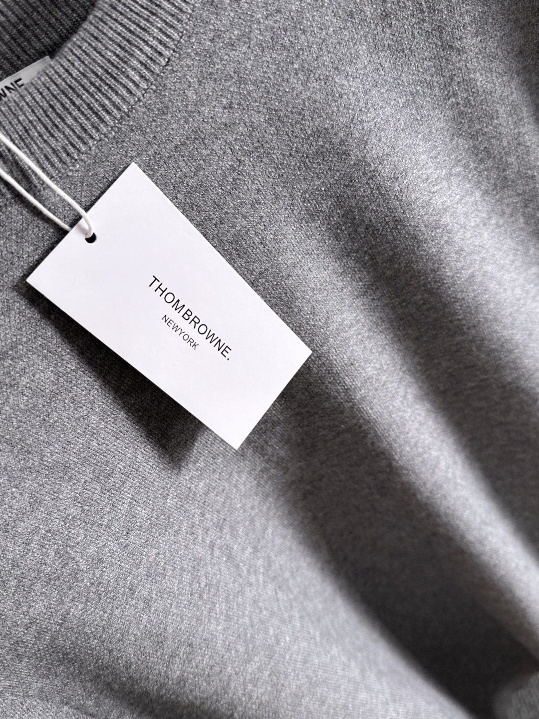 ‌‌Thom Browne 2025秋冬新款羊毛毛衣 高品质意大利进口羊毛混纺面料，高密度针织，时尚百搭