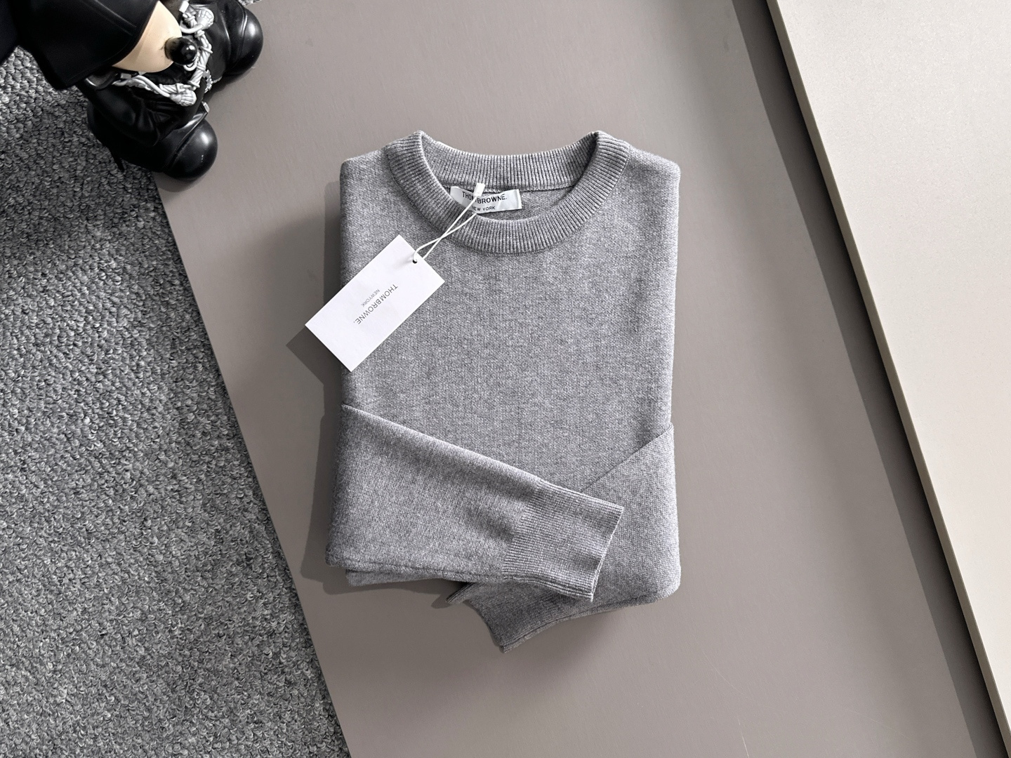 ‌‌Thom Browne 2025秋冬新款羊毛毛衣 高品质意大利进口羊毛混纺面料，高密度针织，时尚百搭