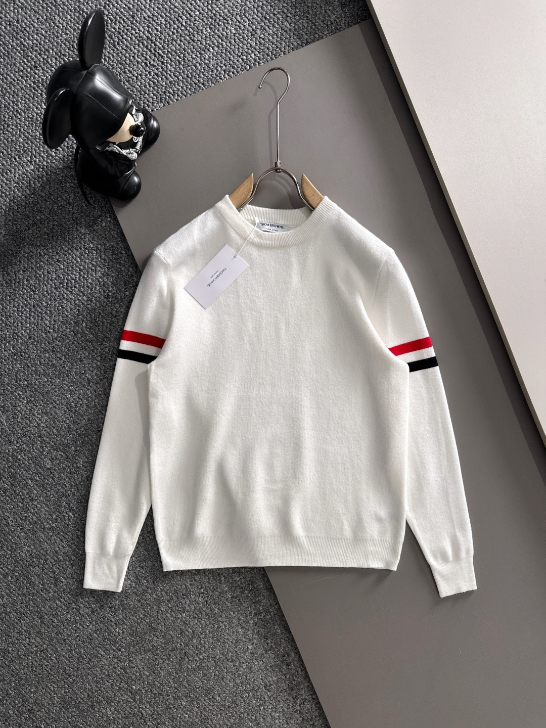 ‌‌Thom Browne 2025秋冬新款羊毛毛衣 高品质意大利进口羊毛混纺面料，高密度针织，时尚百搭