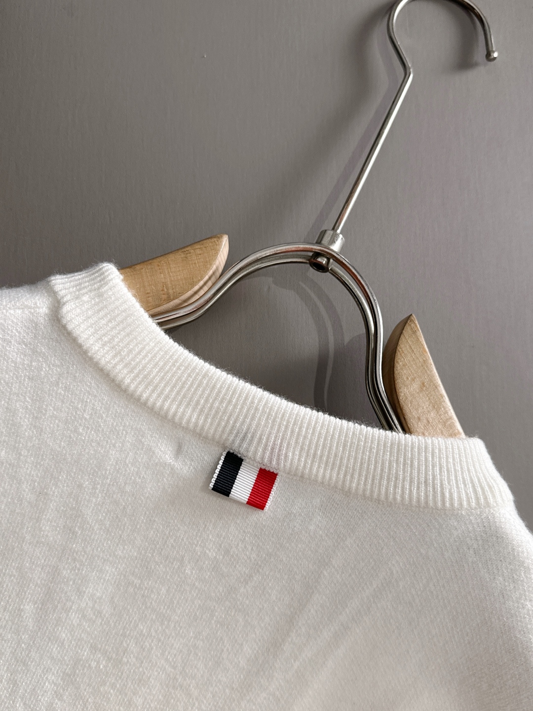 ‌‌Thom Browne 2025秋冬新款羊毛毛衣 高品质意大利进口羊毛混纺面料，高密度针织，时尚百搭