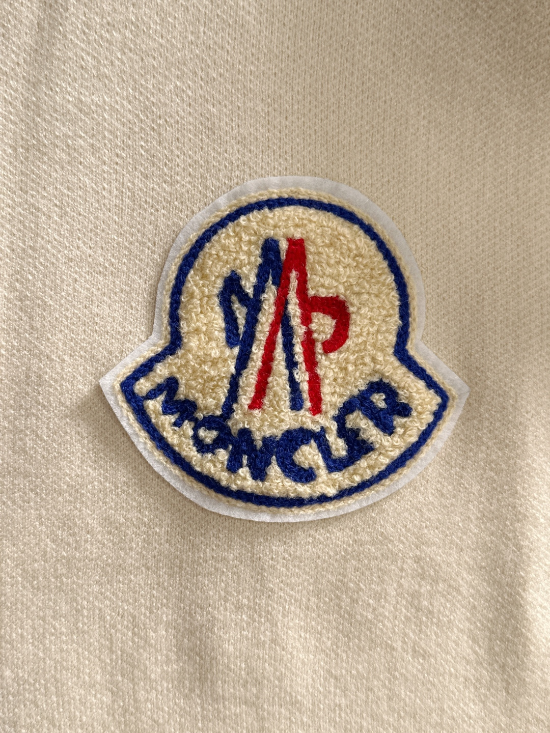 Moncler 2025秋冬新款羊毛毛衣 高品质意大利进口羊毛混纺面料，高密度针织，时尚百搭毛衣，帅气十