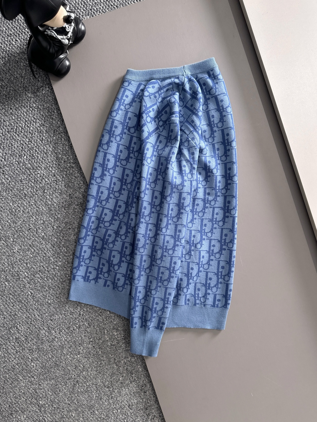 dior 2025秋冬新款羊毛毛衣 高品质意大利进口羊毛混纺面料，高密度针织，时尚百搭毛衣，帅气十足。经