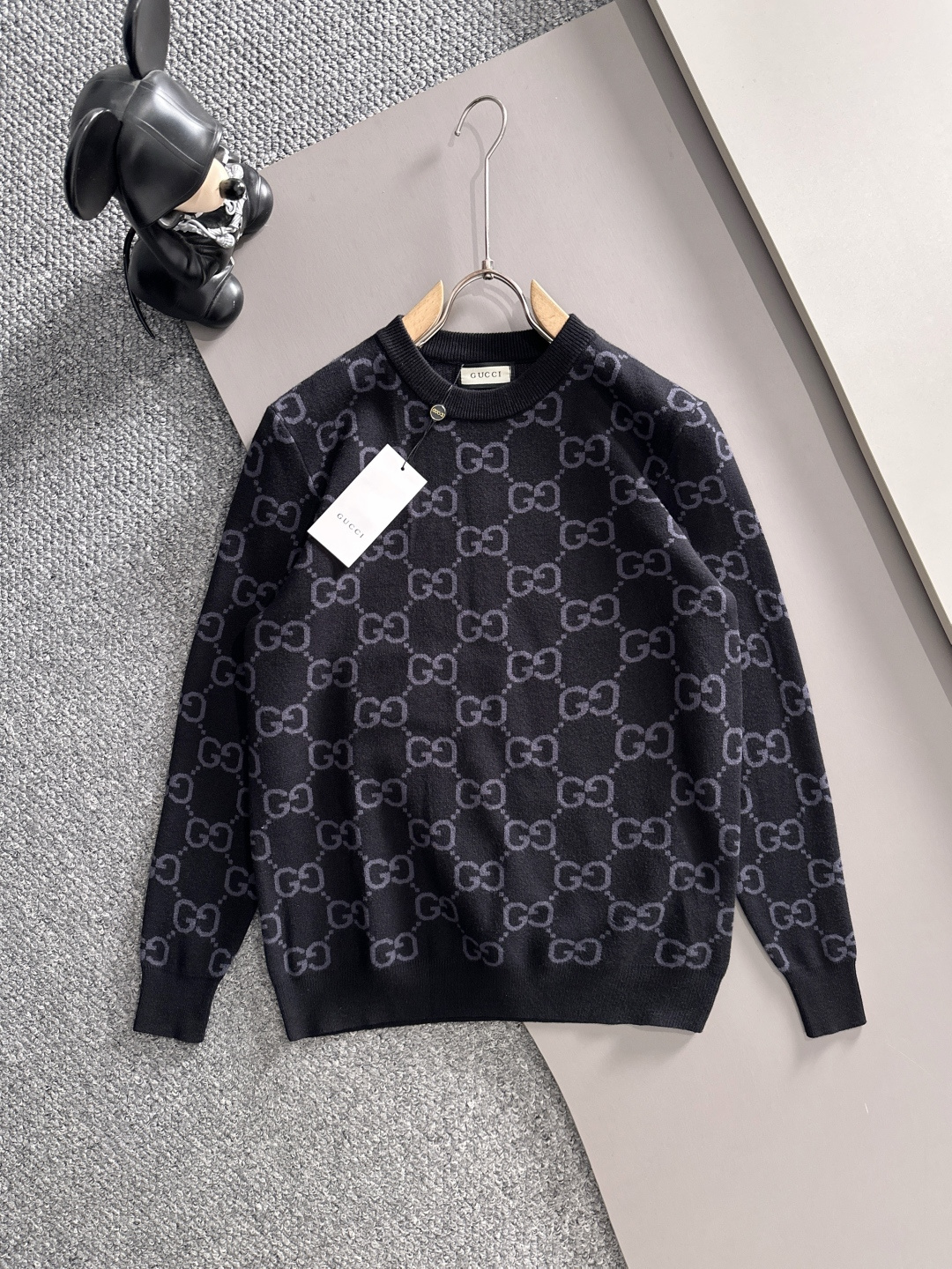 gucci 2025秋冬新款羊毛毛衣 高品质意大利进口羊毛混纺面料，高密度针织，时尚百搭毛衣，帅气十足。