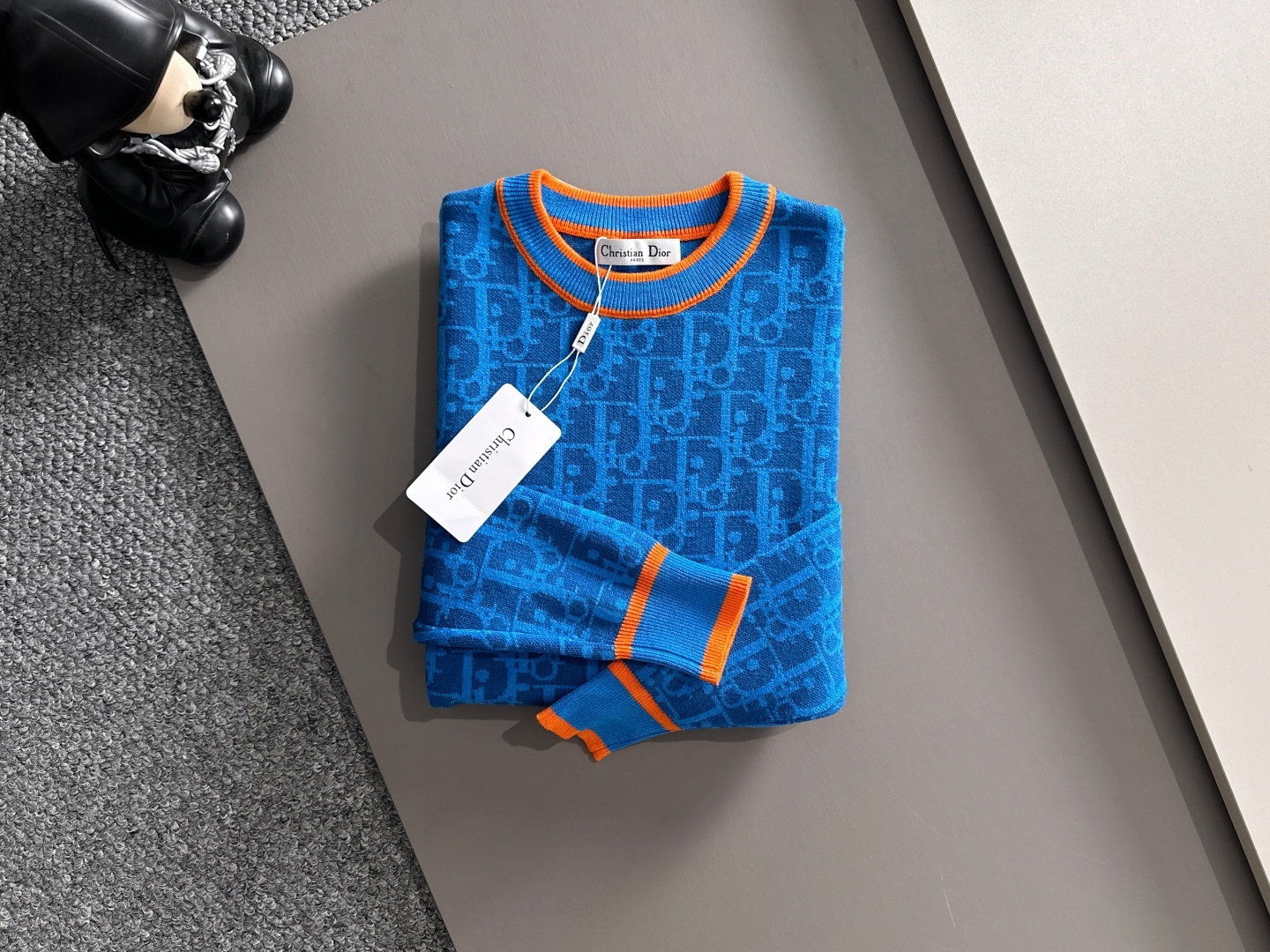 dior 2025秋冬新款羊毛毛衣 高品质意大利进口羊毛混纺面料，高密度针织，时尚百搭毛衣，帅气十足。经