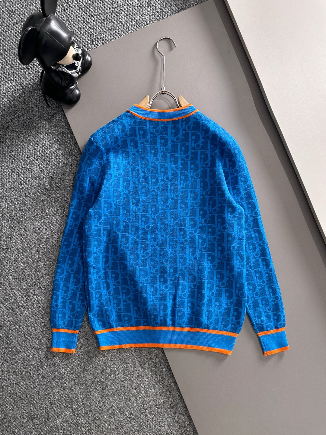 dior 2025秋冬新款羊毛毛衣 高品质意大利进口羊毛混纺面料，高密度针织，时尚百搭毛衣，帅气十足。经