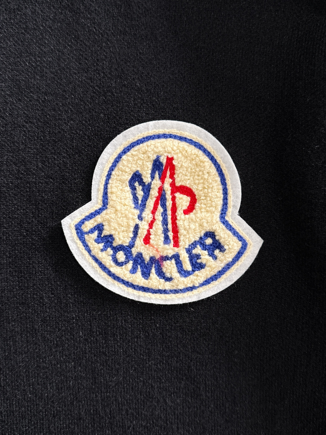Moncler 2025秋冬新款羊毛毛衣 高品质意大利进口羊毛混纺面料，高密度针织，时尚百搭毛衣，帅气十