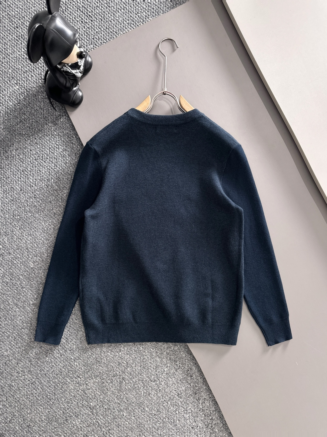 dior 2025秋冬新款羊毛毛衣 高品质意大利进口羊毛混纺面料，高密度针织，时尚百搭毛衣，帅气十足。经